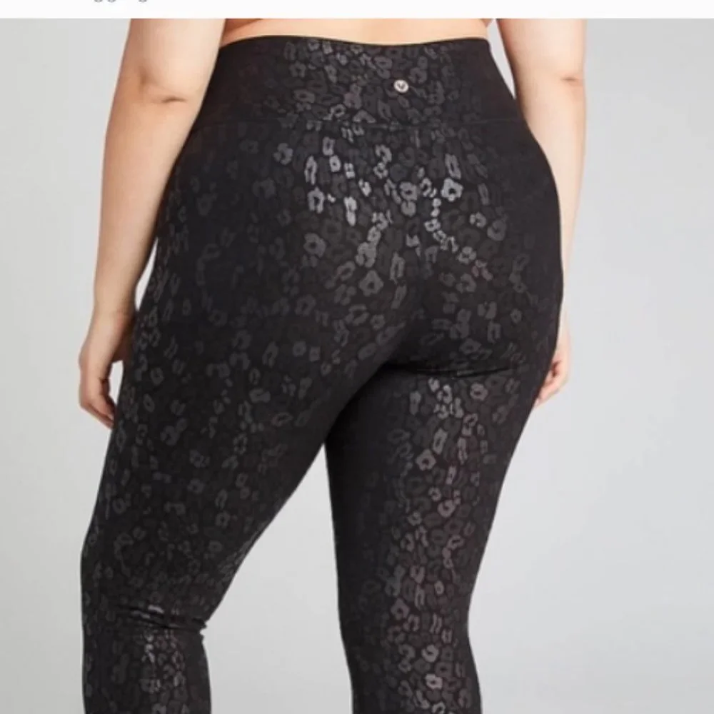 Lane Bryant LIVI Animal Print Black on Black Leggings - Picture 1 of 5